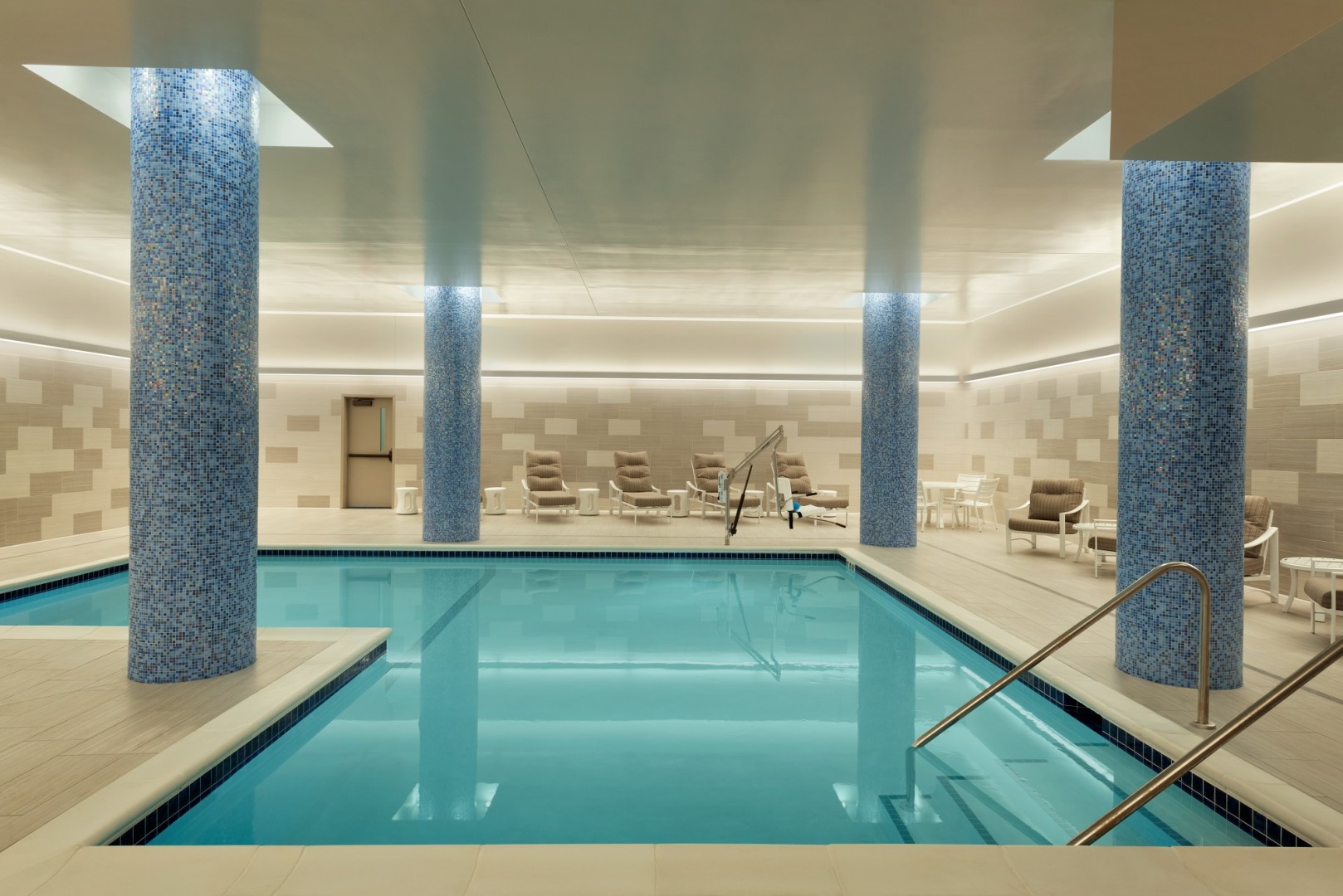 Embassy Suites by Hilton Minneapolis Downtown Meet Minneapolis